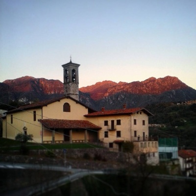 Tramonto su chiesa di Pagliaro